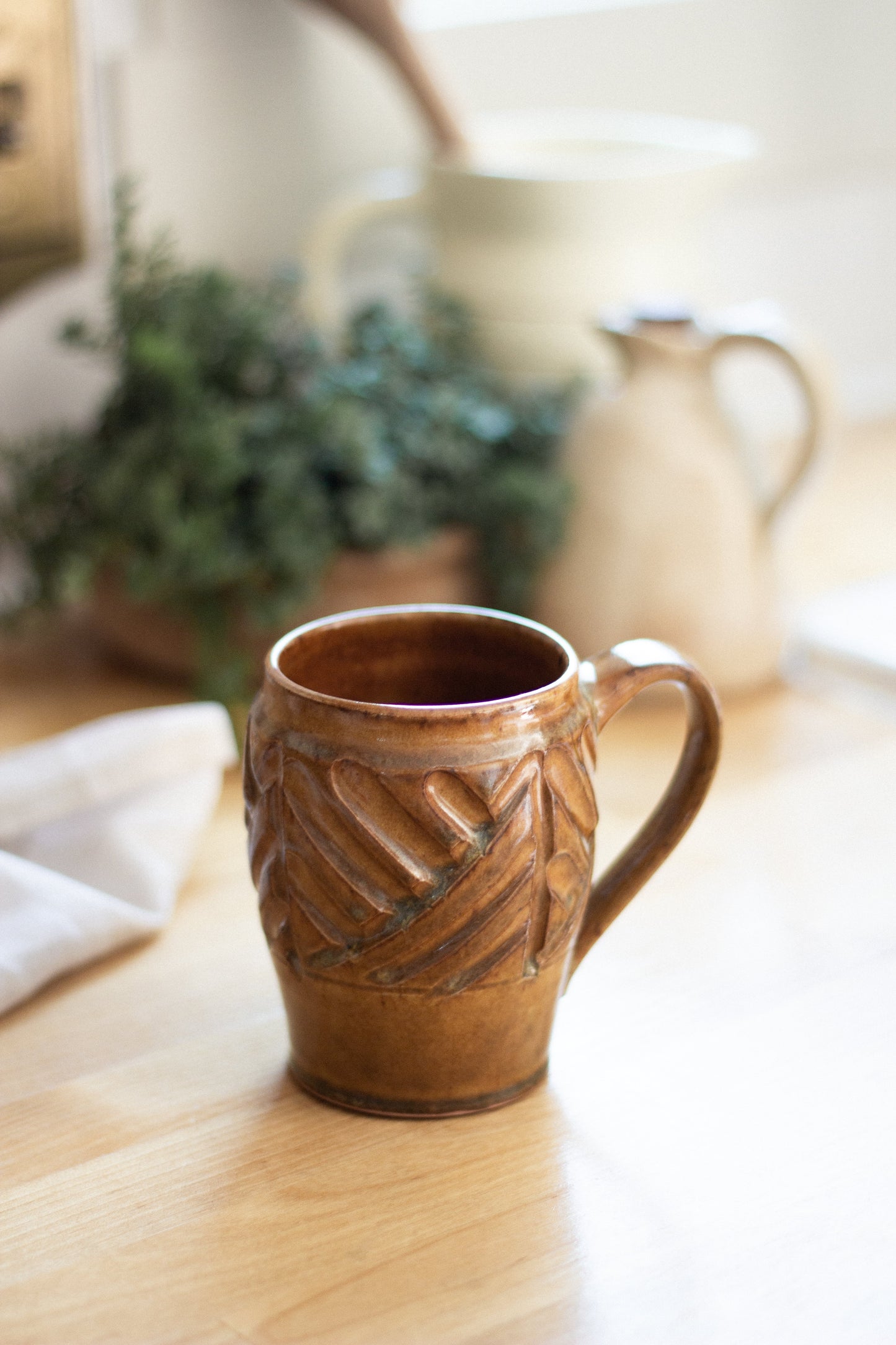 Etched Earthen Pottery Mug