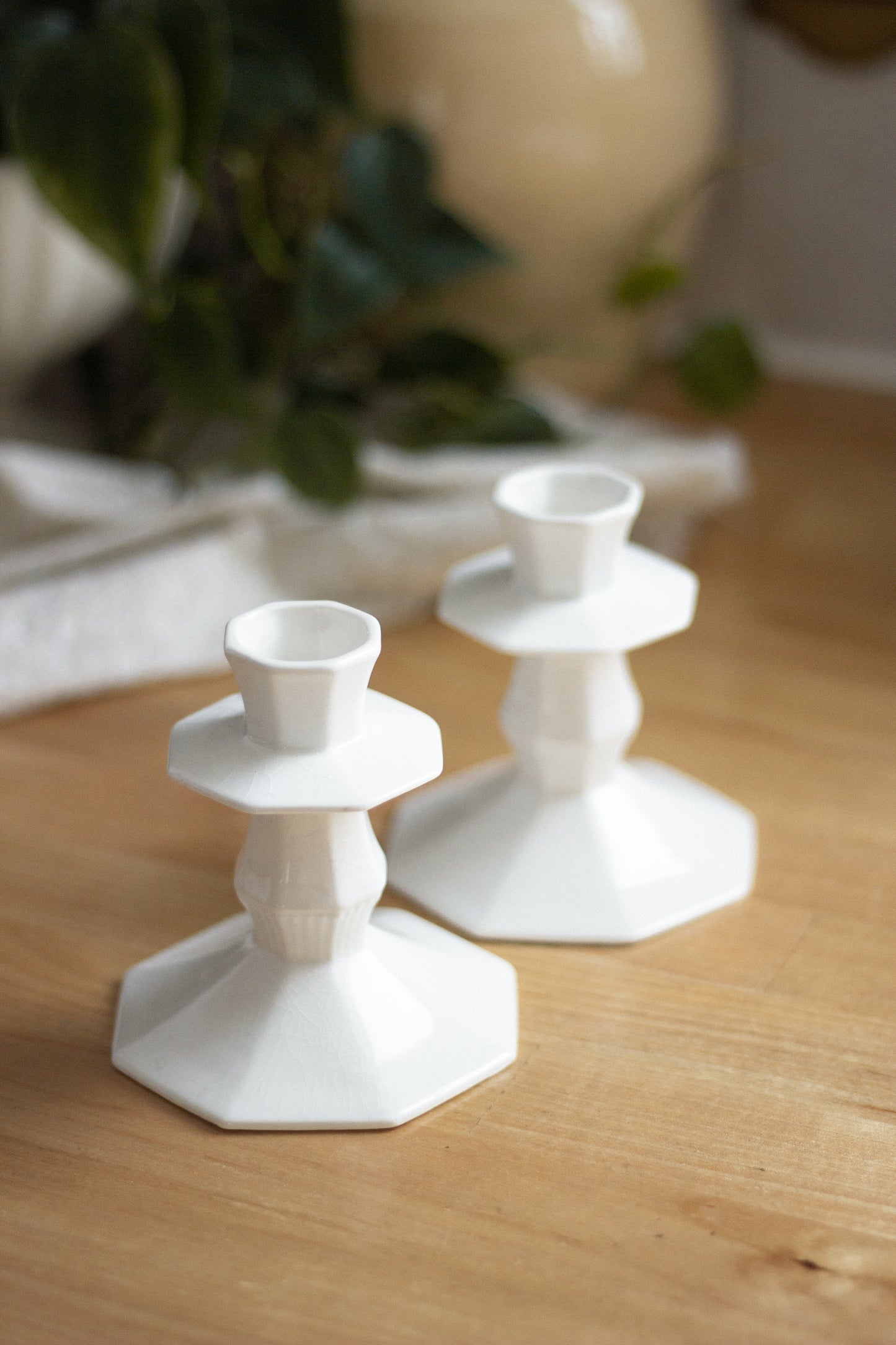 White Daffodil Candlestick Holders (Pair)