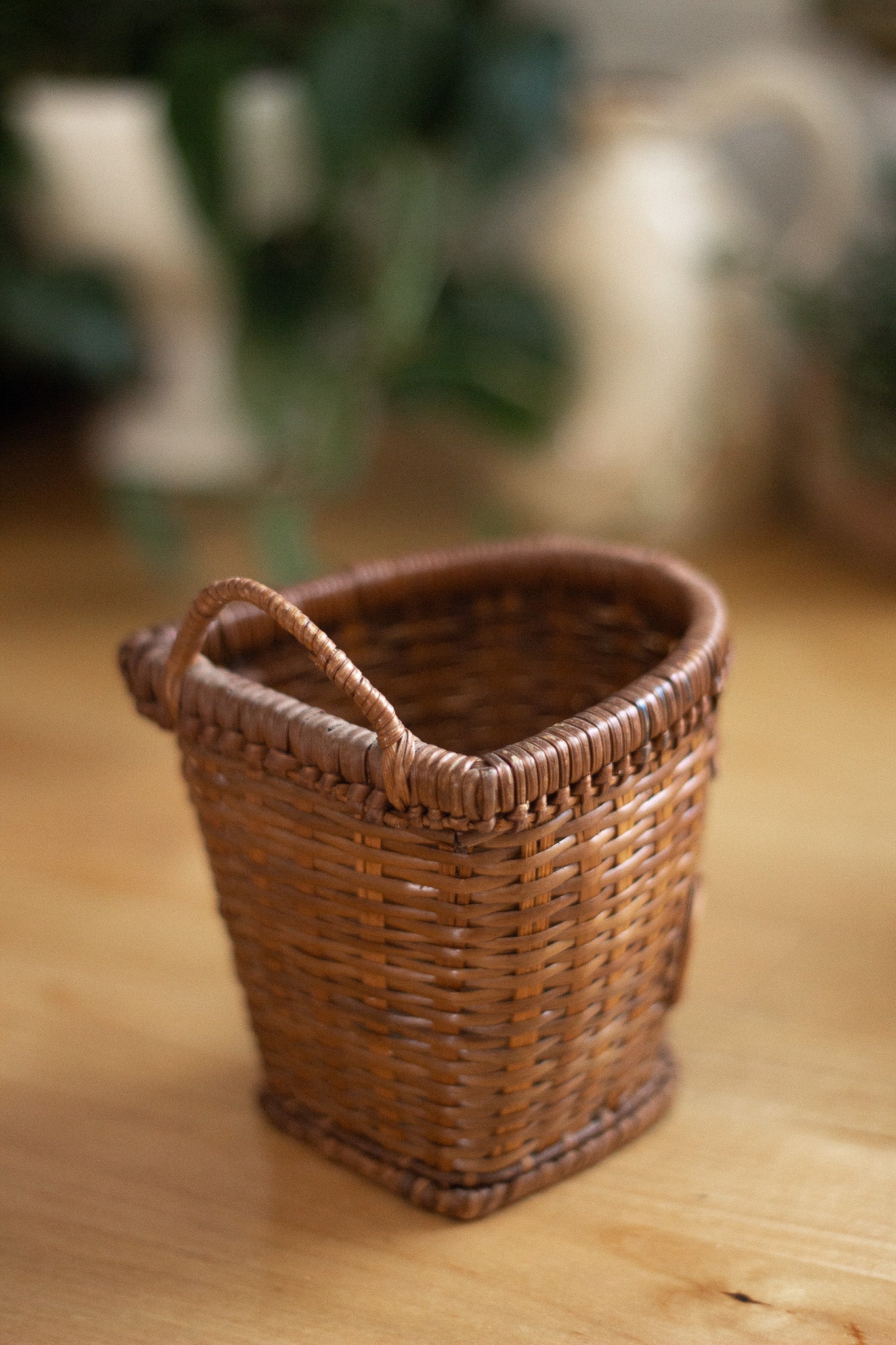 Mini Wicker Garlic Basket
