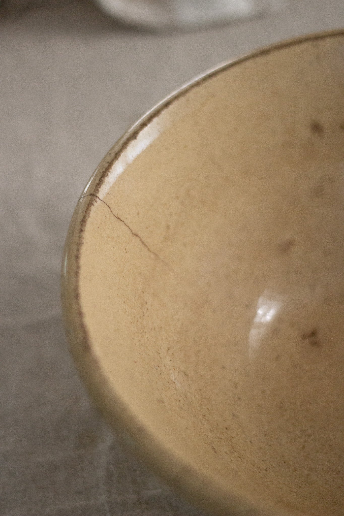 Detailed Cream Antique Earthenware Bowl